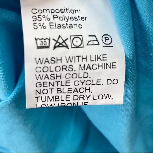 SHEIN Curve Size 2XL Baby Blue Tee Shirt, Short Sleeve, V Neckline - Picture 5 of 6